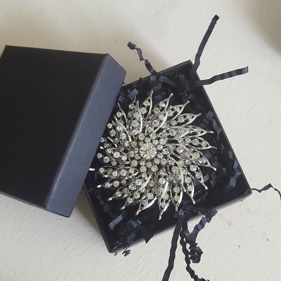 Large Sunburst Pinwheel Rhinestone Brooch - Picture 5 of 5